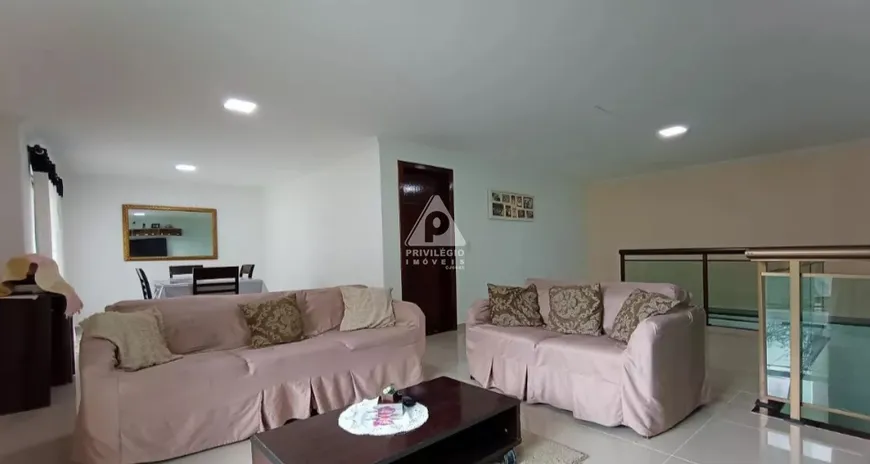 Foto 1 de Casa com 3 Quartos à venda, 164m² em Anil, Rio de Janeiro