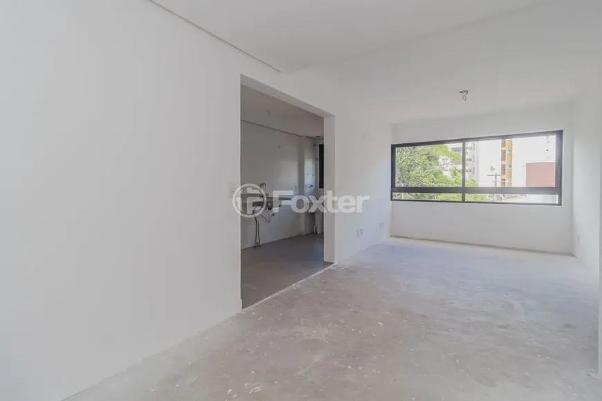 Foto 1 de Apartamento com 2 Quartos à venda, 64m² em Passo da Areia, Porto Alegre