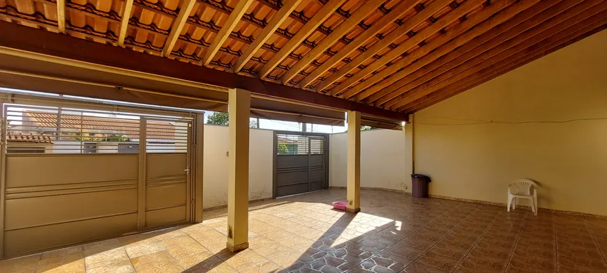 Foto 1 de Casa com 4 Quartos à venda, 192m² em Vila Yamada, Araraquara