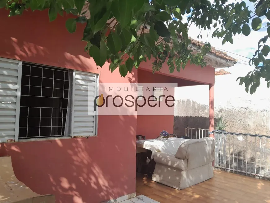 Foto 1 de Casa com 3 Quartos à venda, 180m² em Vila Verinha, Presidente Prudente