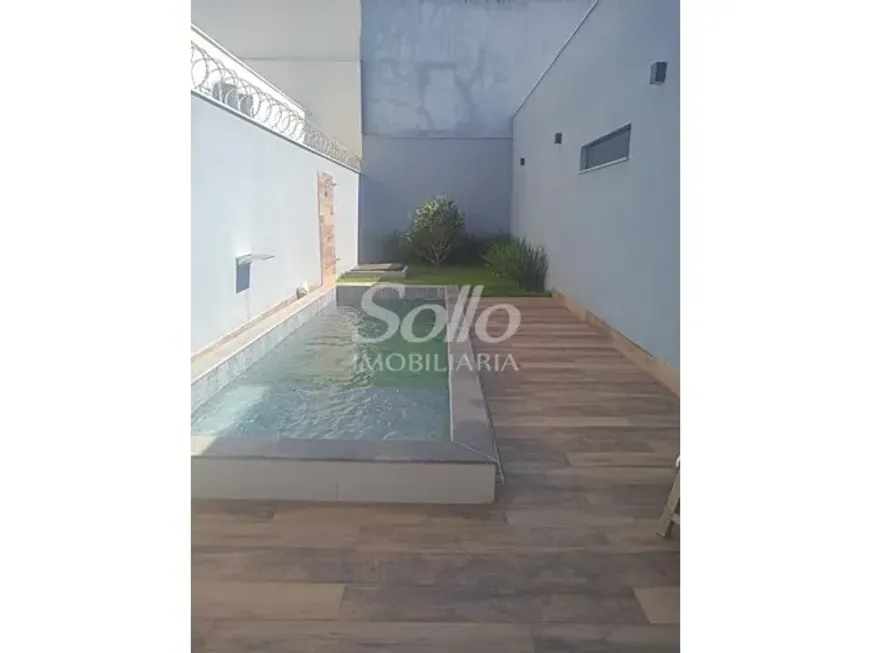 Foto 1 de Casa com 3 Quartos para alugar, 10m² em Vigilato Pereira, Uberlândia