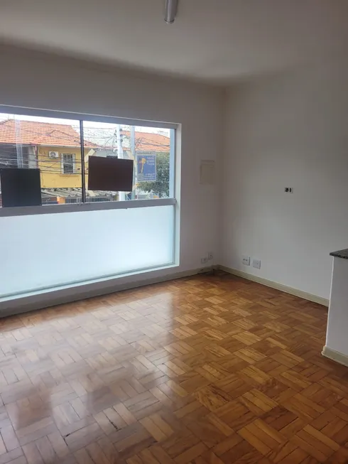 Foto 1 de Casa com 2 Quartos para alugar, 90m² em Vila Hamburguesa, São Paulo