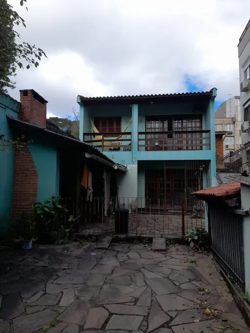 Foto 1 de Lote/Terreno à venda, 297m² em Azenha, Porto Alegre