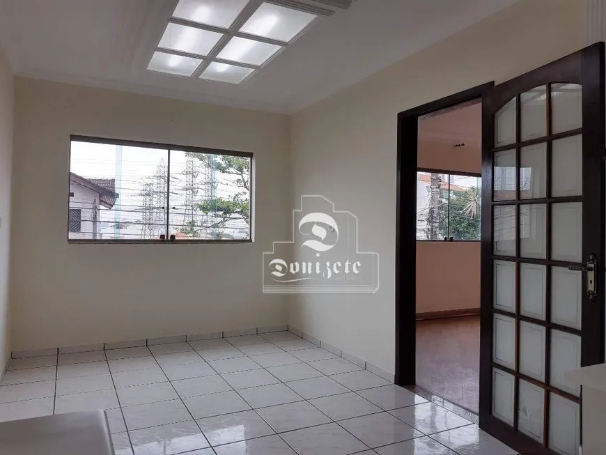 Foto 1 de Sobrado com 3 Quartos para venda ou aluguel, 176m² em Vila Scarpelli, Santo André
