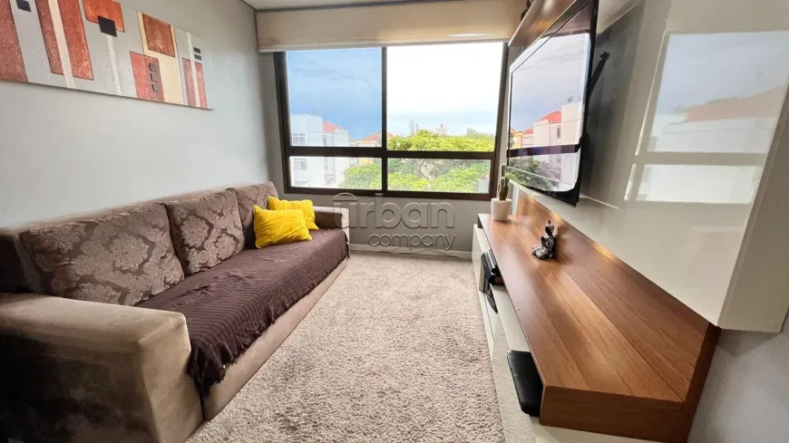 Foto 1 de Apartamento com 1 Quarto à venda, 41m² em Passo da Areia, Porto Alegre