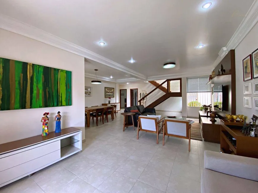 Foto 1 de Casa com 4 Quartos à venda, 299m² em Manguinhos, Serra