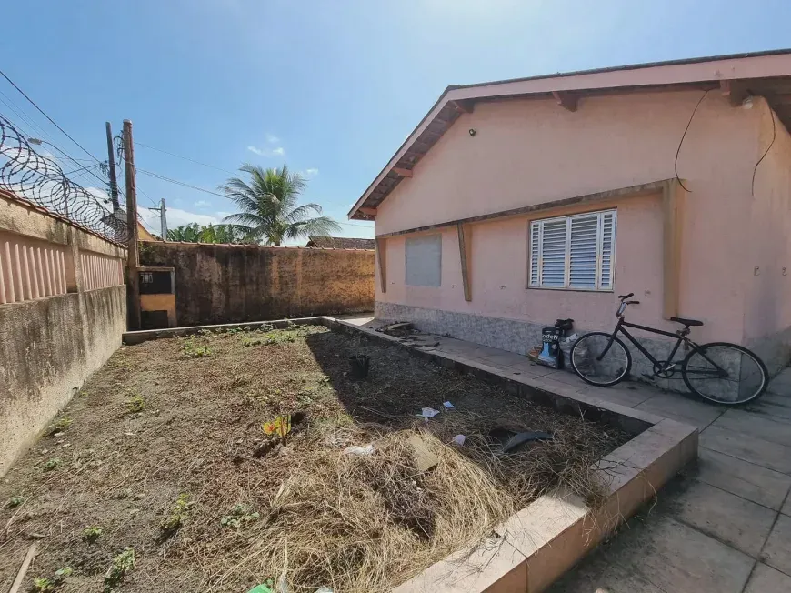 Foto 1 de Casa com 2 Quartos à venda, 103m² em Vila Tupi, Praia Grande