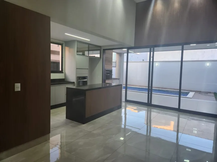 Foto 1 de Casa de Condomínio com 4 Quartos à venda, 310m² em Residencial Goiânia Golfe Clube, Goiânia