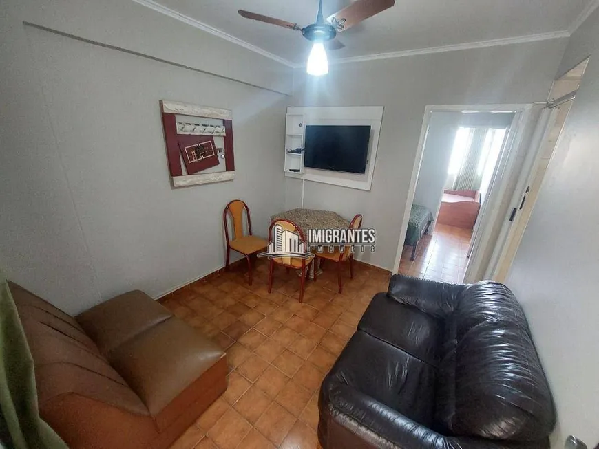 Foto 1 de Apartamento com 2 Quartos à venda, 37m² em Vila Guilhermina, Praia Grande