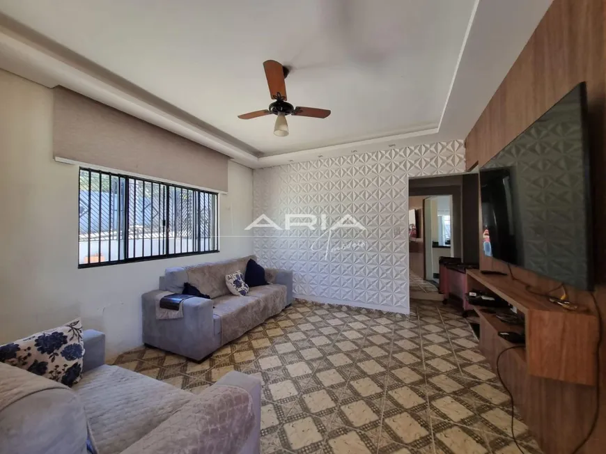 Foto 1 de Casa com 2 Quartos à venda, 79m² em Vila Santa Terezinha, Londrina