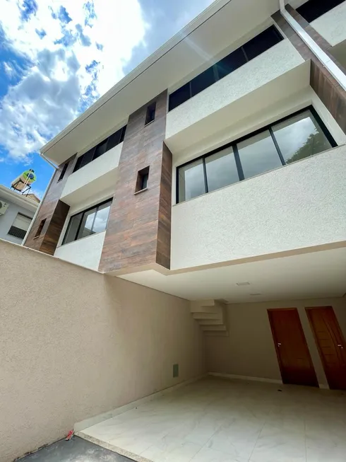 Foto 1 de Casa com 3 Quartos à venda, 200m² em Itapoã, Belo Horizonte