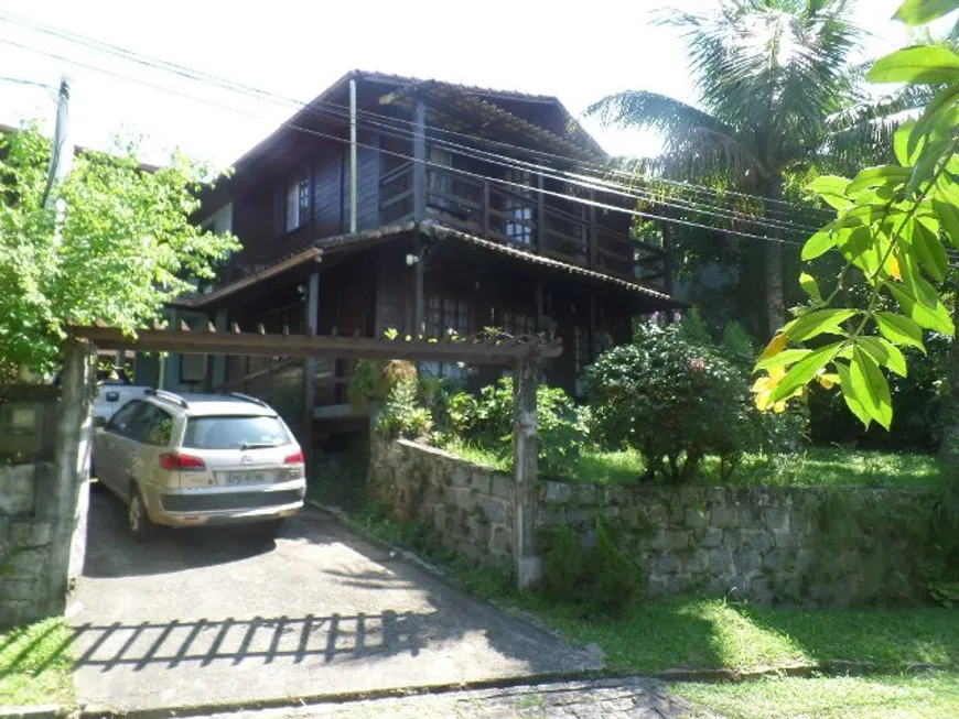Foto 1 de Casa de Condomínio com 5 Quartos à venda, 200m² em Limoeiro, Guapimirim