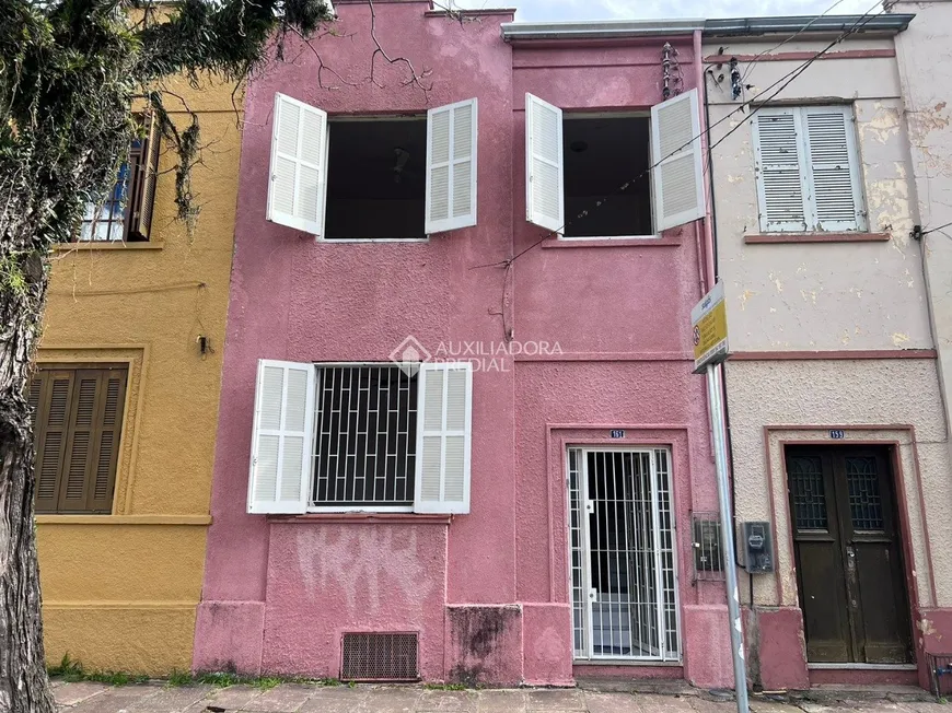 Foto 1 de Casa com 3 Quartos à venda, 146m² em Medianeira, Porto Alegre