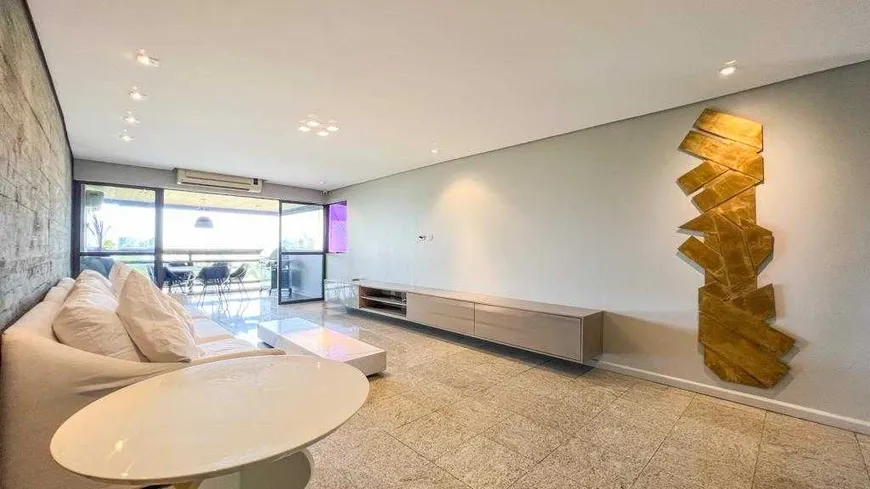 Foto 1 de Apartamento com 4 Quartos à venda, 249m² em Ponta Verde, Maceió