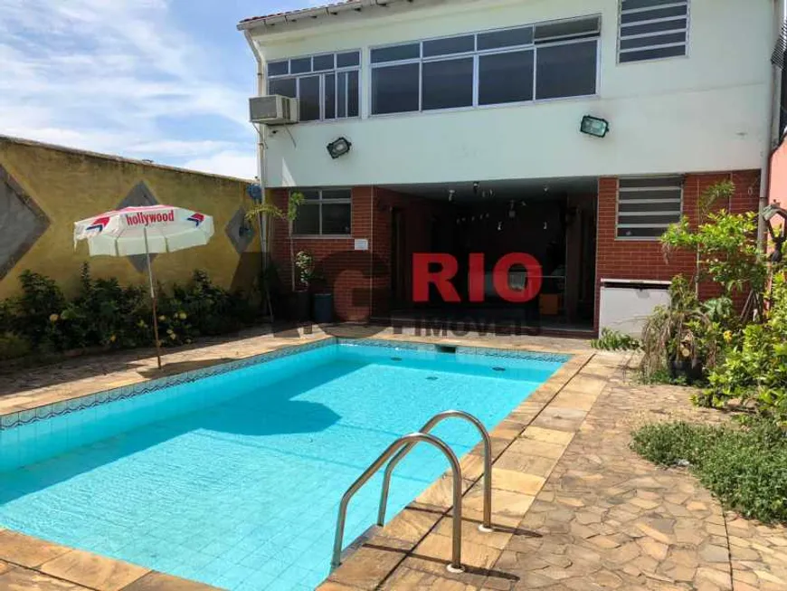 Foto 1 de Casa com 3 Quartos à venda, 250m² em Bento Ribeiro, Rio de Janeiro