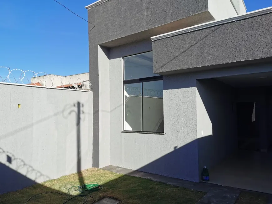 Foto 1 de Casa com 3 Quartos à venda, 108m² em Residencial Marília, Senador Canedo