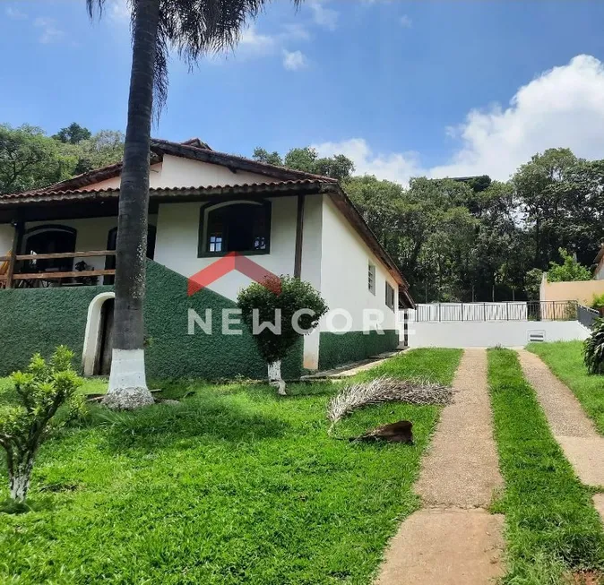 Foto 1 de Fazenda/Sítio com 4 Quartos à venda, 270m² em Capoavinha, Mairiporã