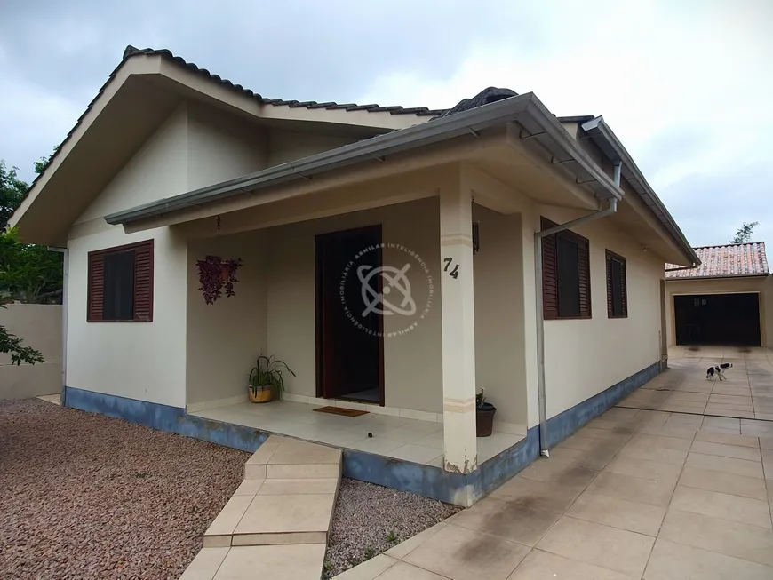 Foto 1 de Casa com 3 Quartos à venda, 173m² em Urussanguinha, Araranguá