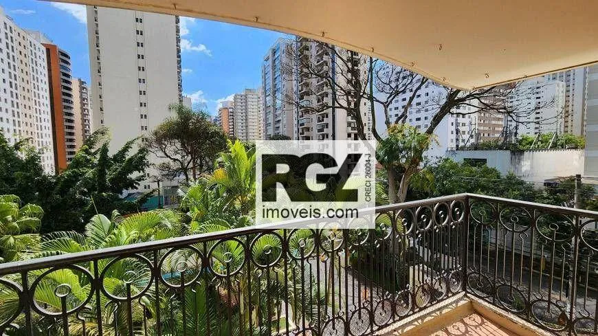 Foto 1 de Apartamento com 3 Quartos à venda, 138m² em Moema, São Paulo