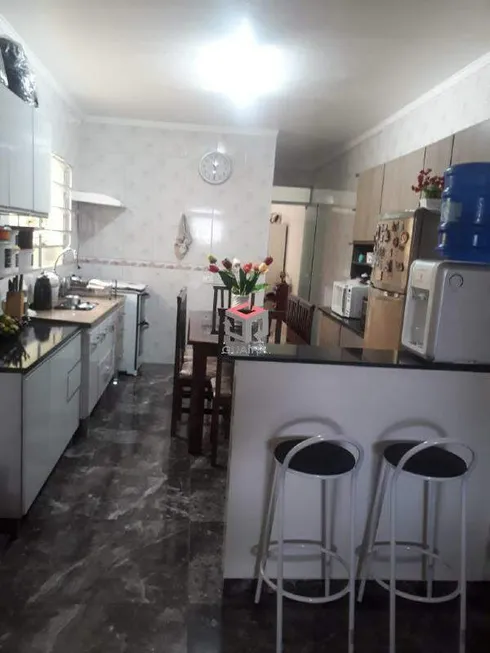 Foto 1 de Casa com 2 Quartos à venda, 180m² em Vila Suica, Santo André