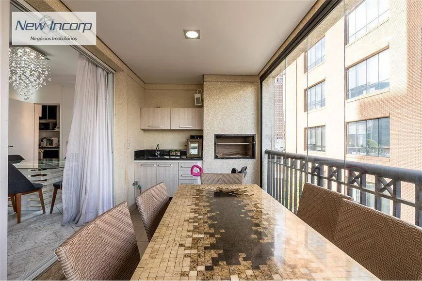 Foto 1 de Apartamento com 3 Quartos à venda, 180m² em Vila Nova Conceição, São Paulo