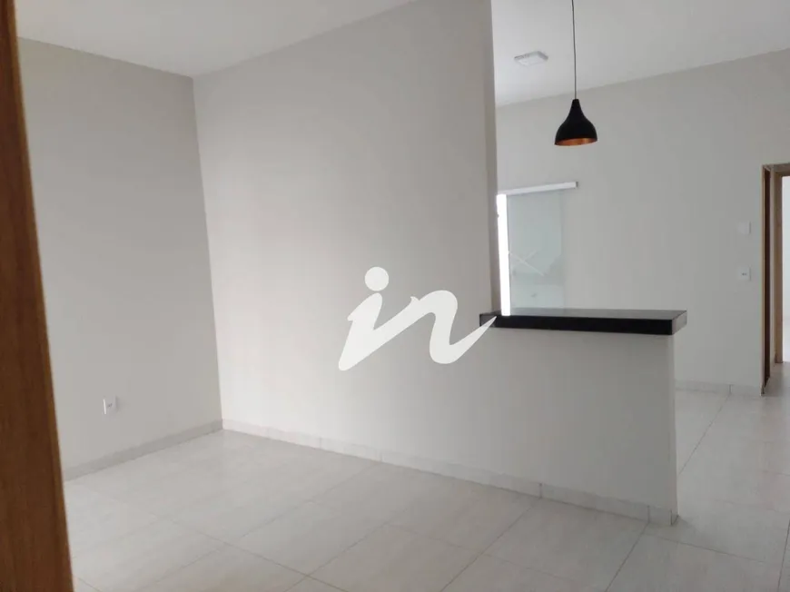 Foto 1 de Casa com 2 Quartos à venda, 69m² em Parque Sao Jorge I, Uberlândia