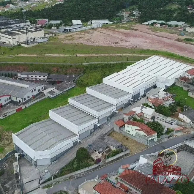 Foto 1 de Galpão/Depósito/Armazém para venda ou aluguel, 2000m² em Laranjeiras, Caieiras