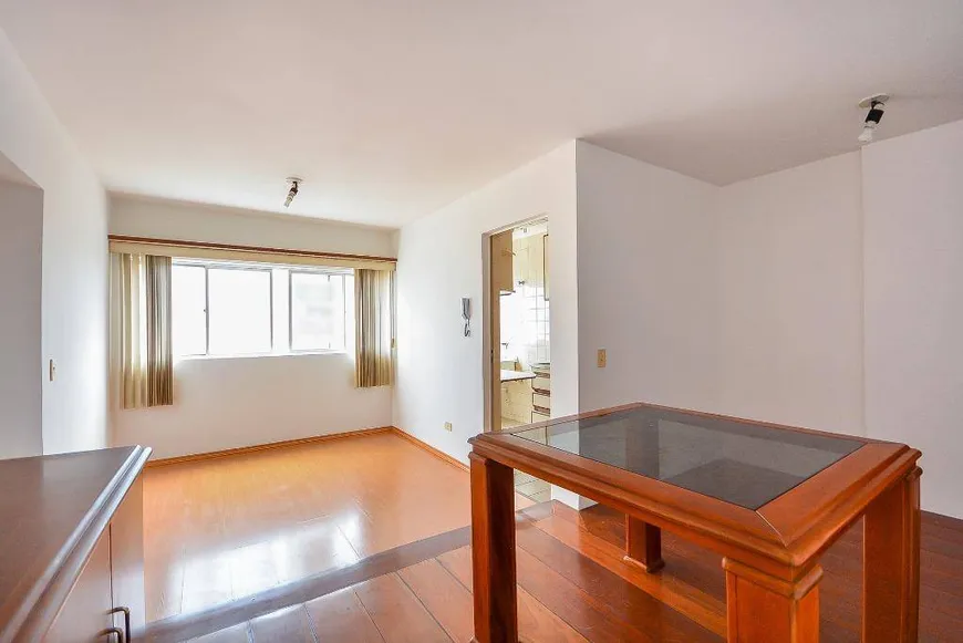 Foto 1 de Apartamento com 2 Quartos à venda, 48m² em Rebouças, Curitiba