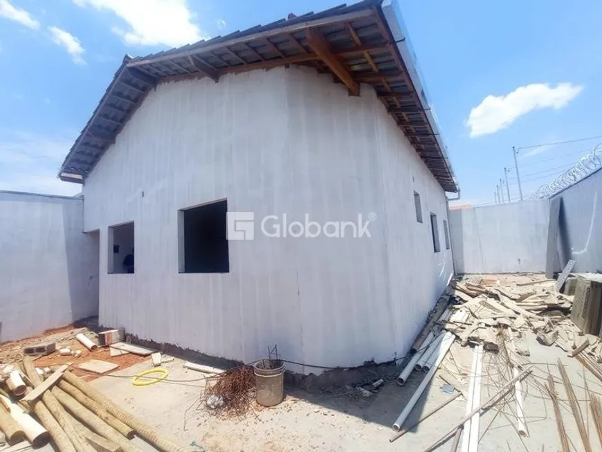 Foto 1 de Casa com 3 Quartos à venda, 63m² em Jardim Olímpico, Montes Claros