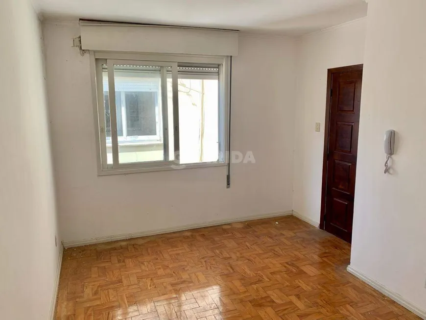 Foto 1 de Apartamento com 1 Quarto para alugar, 40m² em Santana, Porto Alegre