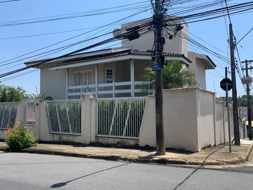 Foto 1 de Sobrado com 3 Quartos à venda, 293m² em Jardim Pacaembú, Jundiaí