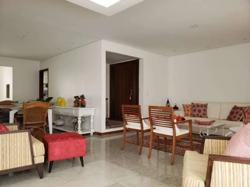Foto 1 de Apartamento com 4 Quartos à venda, 196m² em Pituba, Salvador