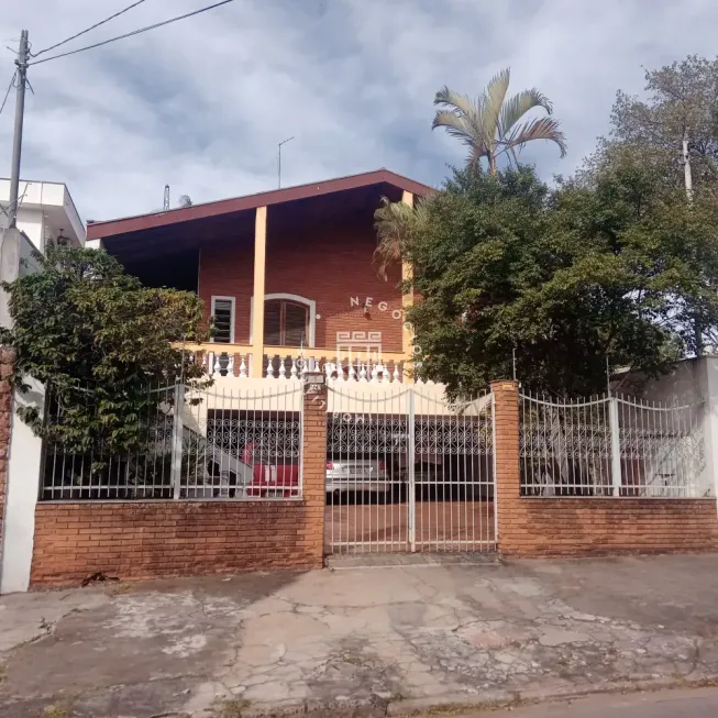 Foto 1 de Sobrado com 3 Quartos à venda, 274m² em Vila São João Batista, Jundiaí