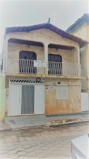 Foto 1 de Casa com 6 Quartos à venda, 132m² em Centro, Montes Claros