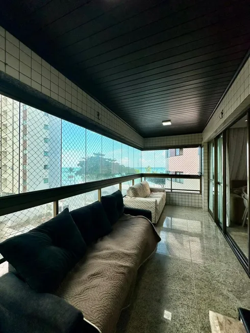 Foto 1 de Apartamento com 4 Quartos à venda, 220m² em Boa Viagem, Recife