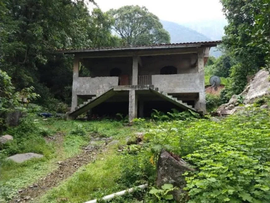 Foto 1 de Casa com 2 Quartos à venda, 5000m² em Araras, Petrópolis
