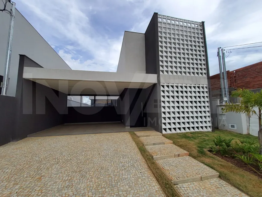 Foto 1 de Casa de Condomínio com 3 Quartos à venda, 157m² em Jardins Bolonha, Senador Canedo