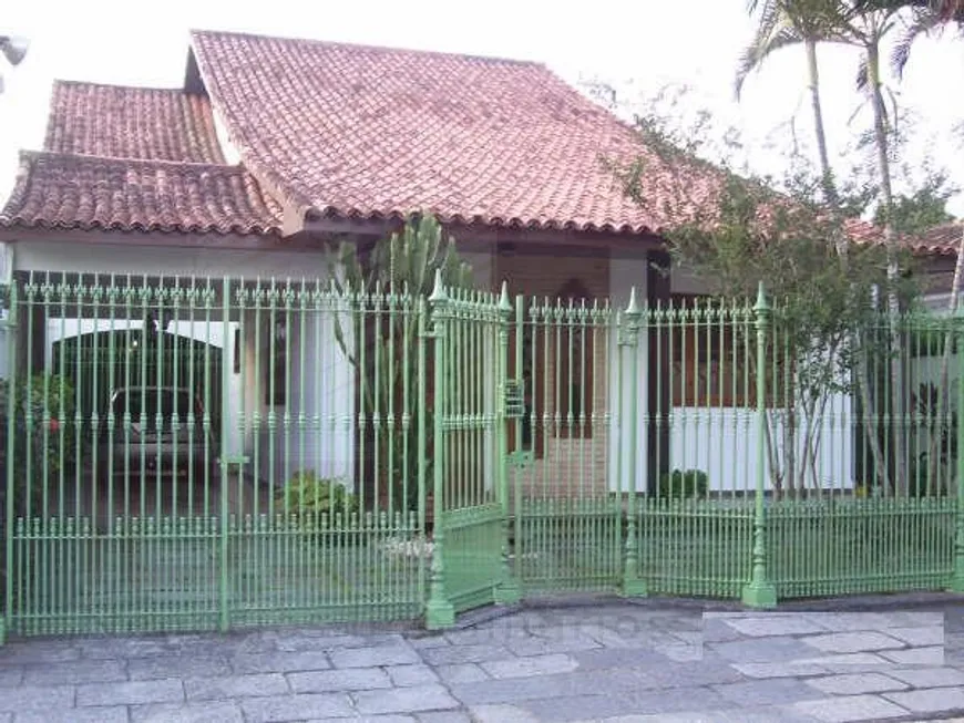 Foto 1 de Casa com 4 Quartos para venda ou aluguel, 430m² em Parque Turf Club, Campos dos Goytacazes