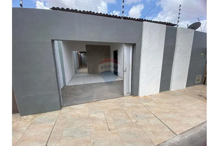Foto 1 de Casa com 2 Quartos à venda, 131m² em Granja Portugal, Fortaleza
