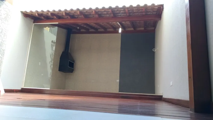Foto 1 de Sobrado com 2 Quartos à venda, 140m² em Santa Cruz, Cascavel
