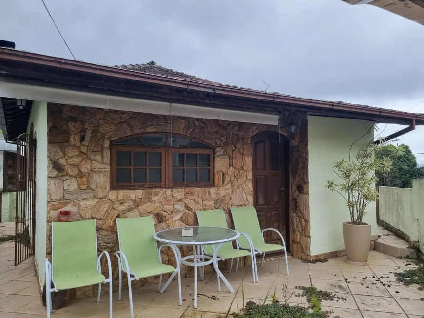 Foto 1 de Casa com 2 Quartos à venda, 90m² em Mosela, Petrópolis