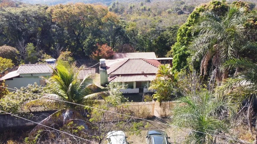 Foto 1 de Fazenda/Sítio com 3 Quartos à venda, 160000m² em Centro, Jaboticatubas