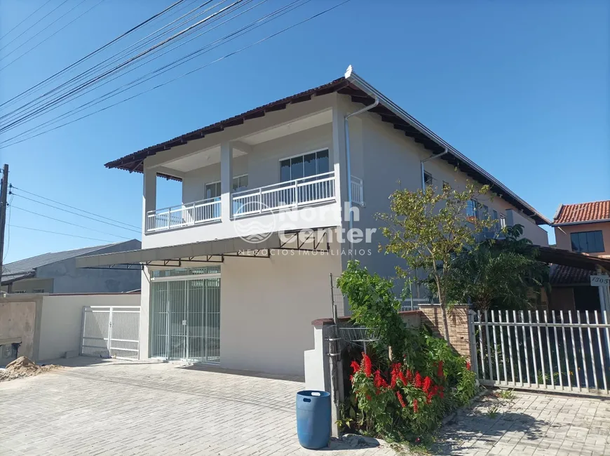 Foto 1 de com 1 Quarto à venda, 425m² em Salinas, Balneário Barra do Sul