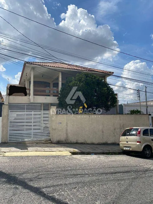 Foto 1 de Casa com 7 Quartos à venda, 572m² em Lauritzen , Campina Grande