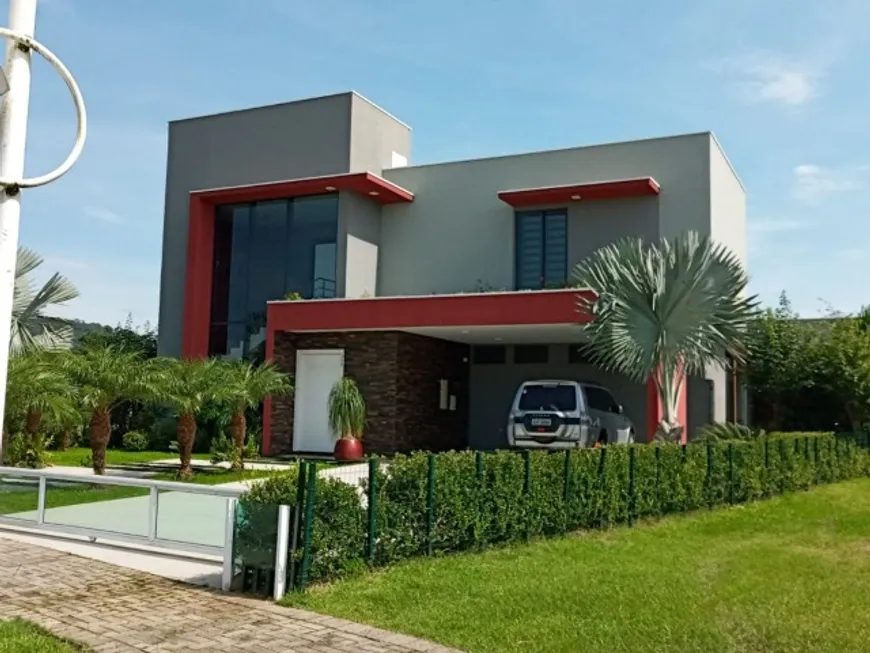 Foto 1 de Casa de Condomínio com 3 Quartos à venda, 370m² em Centro, Camboriú