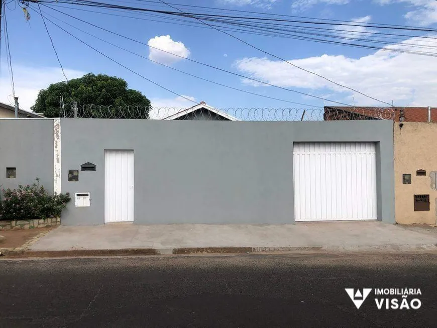 Foto 1 de Casa com 2 Quartos à venda, 65m² em Jardim Copacabana, Uberaba