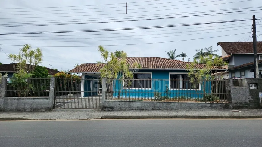 Foto 1 de Casa com 3 Quartos à venda, 226m² em Bom Retiro, Joinville
