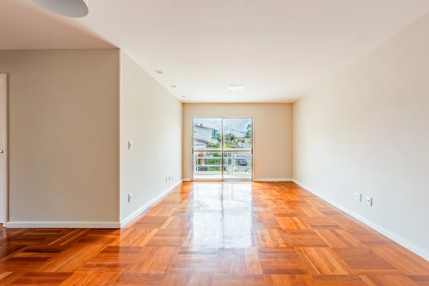 Foto 1 de Apartamento com 2 Quartos à venda, 78m² em Jardim Cascata, Teresópolis