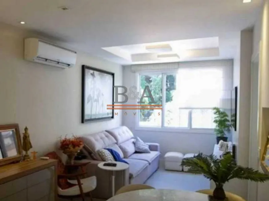Foto 1 de Apartamento com 3 Quartos à venda, 75m² em Lagoa, Rio de Janeiro