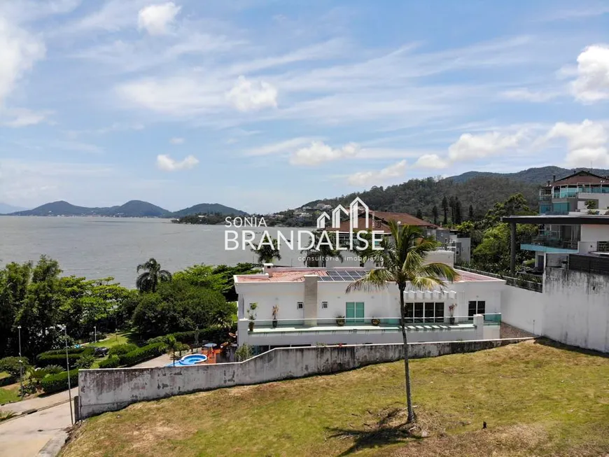 Foto 1 de Lote/Terreno à venda, 602m² em Cacupé, Florianópolis